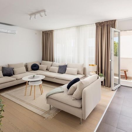 Apartment Nova 4* Dugi Rat Exterior photo