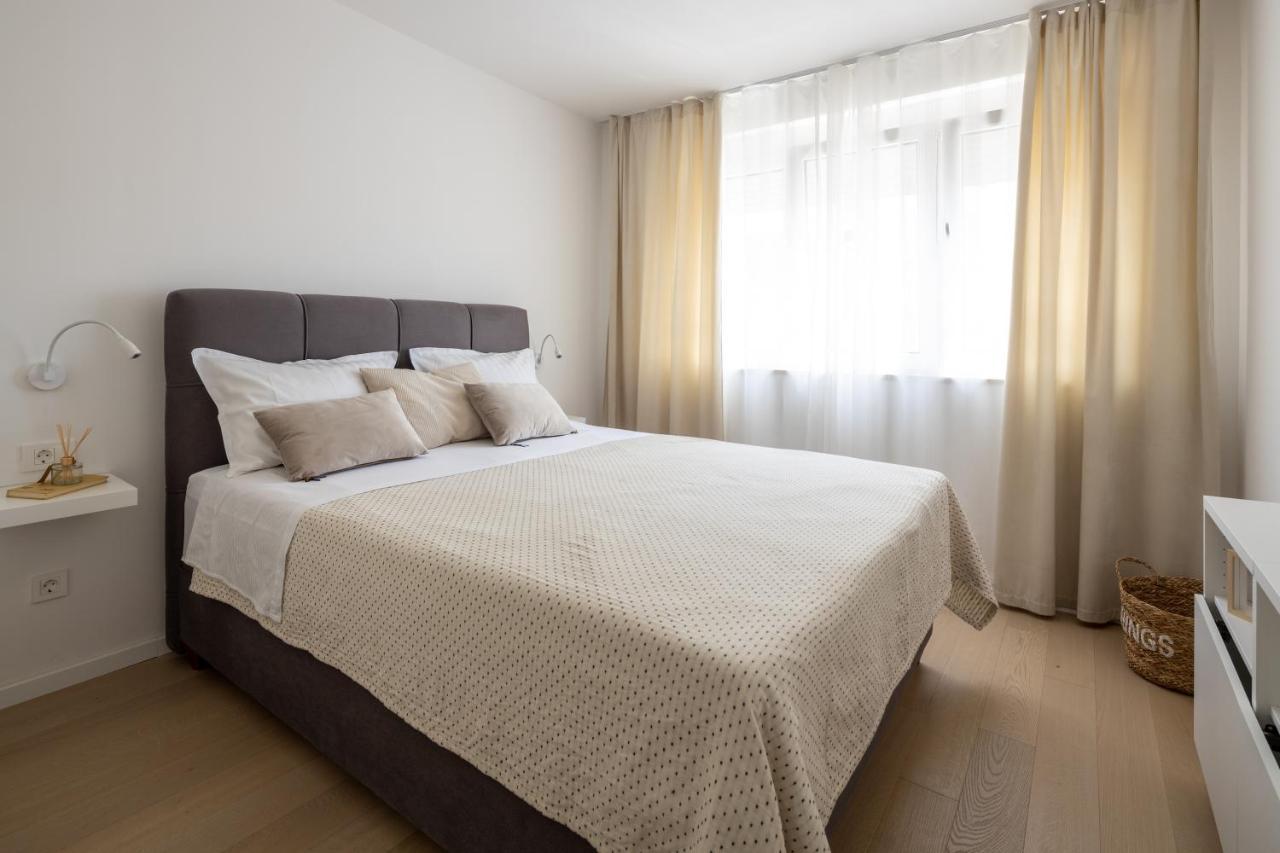 Apartment Nova 4* Dugi Rat Exterior photo